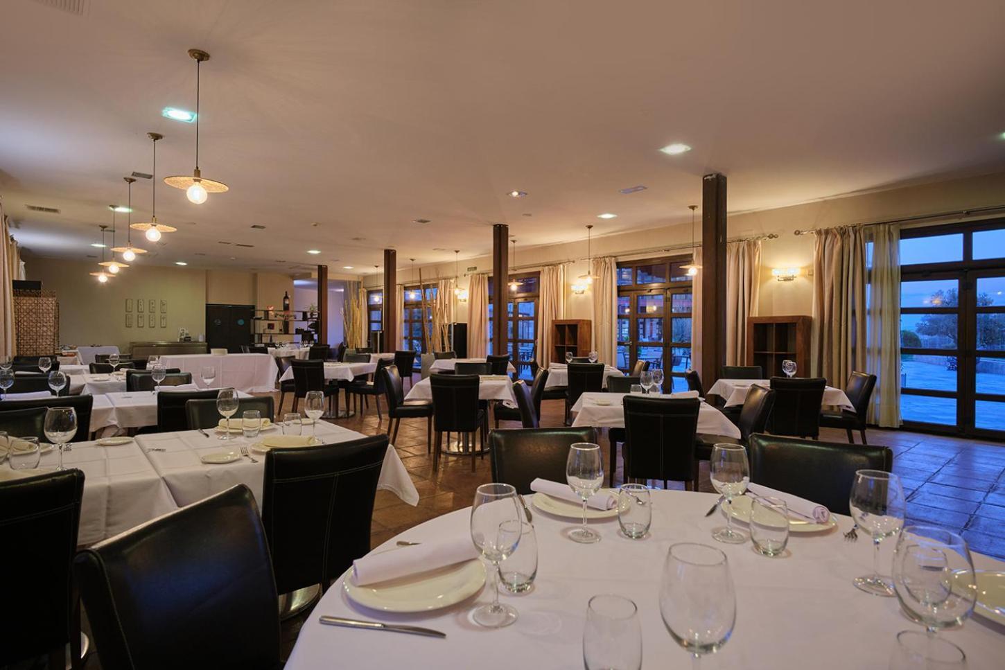 Villa Nazules Hípica Spa Chueca Esterno foto