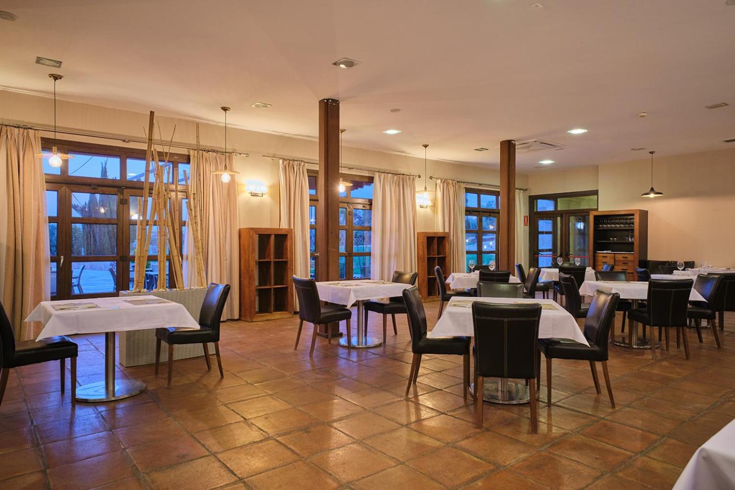 Villa Nazules Hípica Spa Chueca Esterno foto